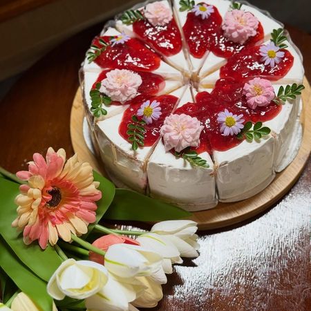 Strawberry with flowers · custom birthday cake, Siwara Cafe Takua Pa